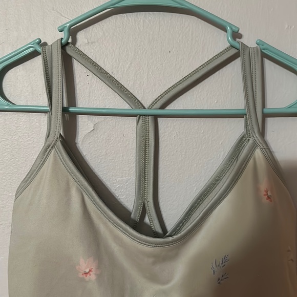 Max Studio Performance Tank Top - Picture 2 of 9